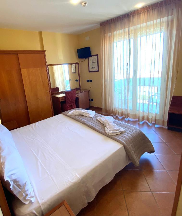 Hotel Audi Frontemare Rimini Eksteriør bilde
